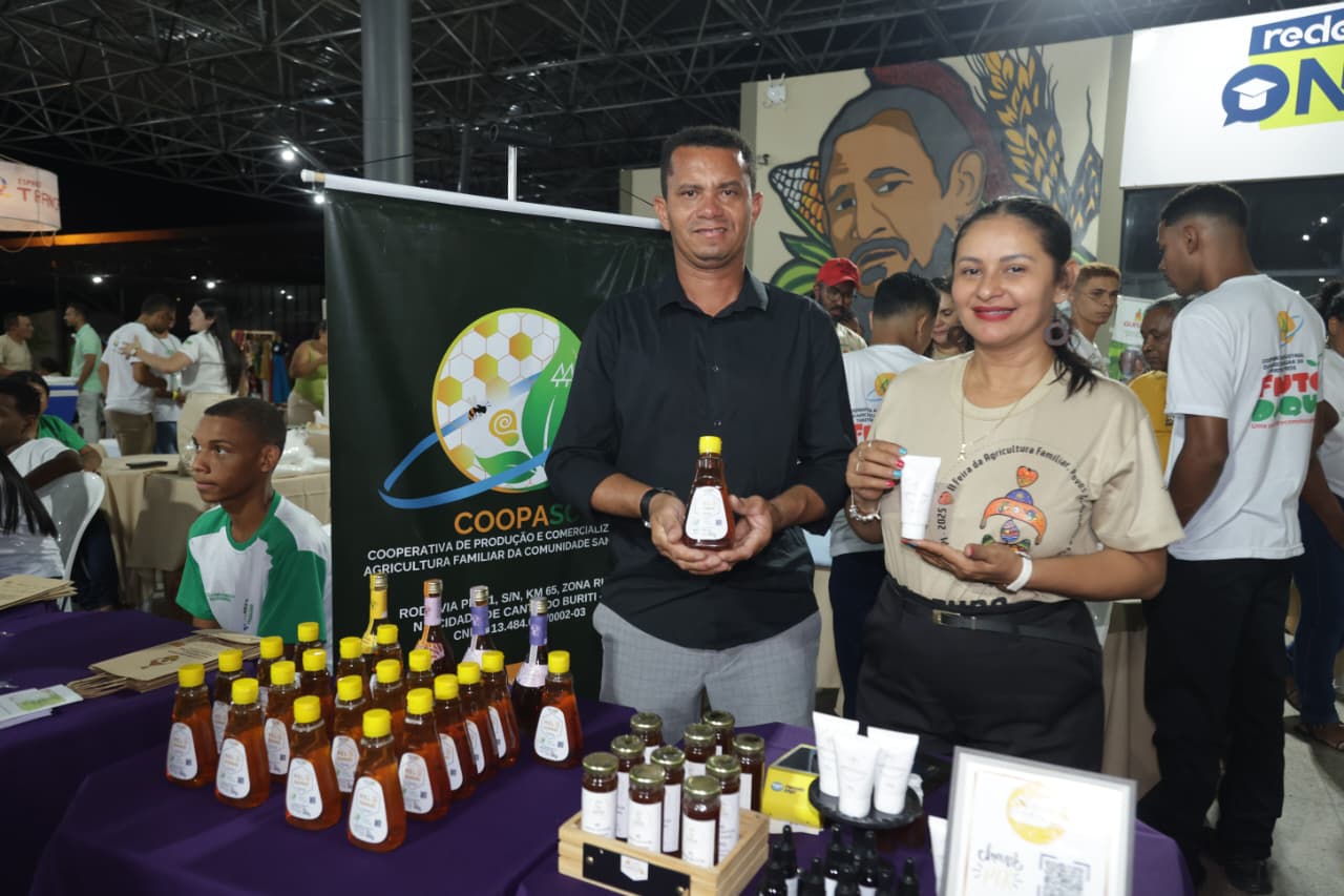 Feira da Agricultura Familiar traz cajuína certificada, artesanato e produtos derivados da abelha