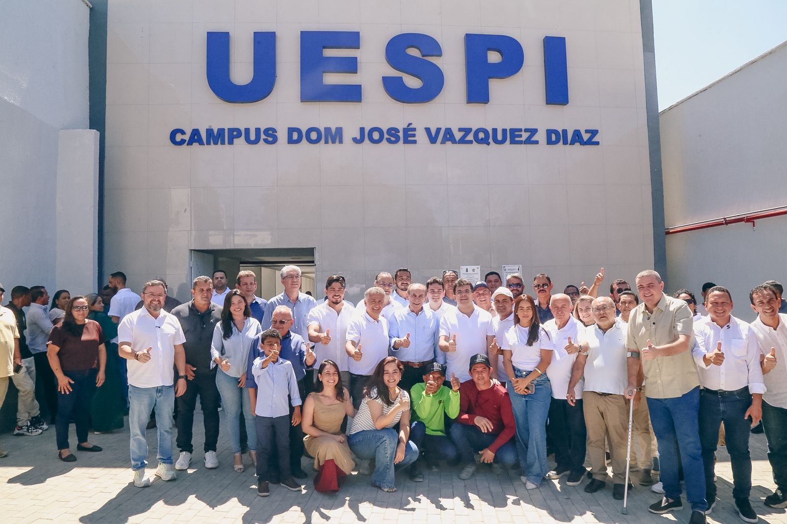 Governador inaugura obras com mais R$ 8 milhões em investimentos na educação em Bom Jesus