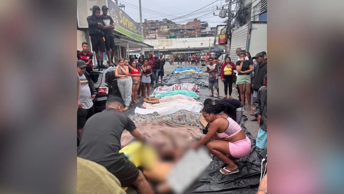 População do Rio coloca cadáveres na rua em protesto contra a chacina policial