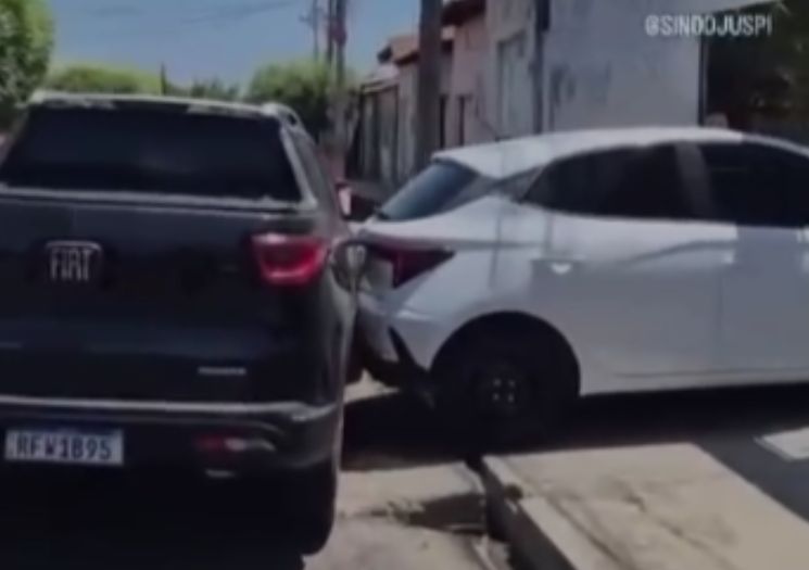 VÍDEO: Oficial de Justiça é agredido durante cumprimento de mandado em Teresina