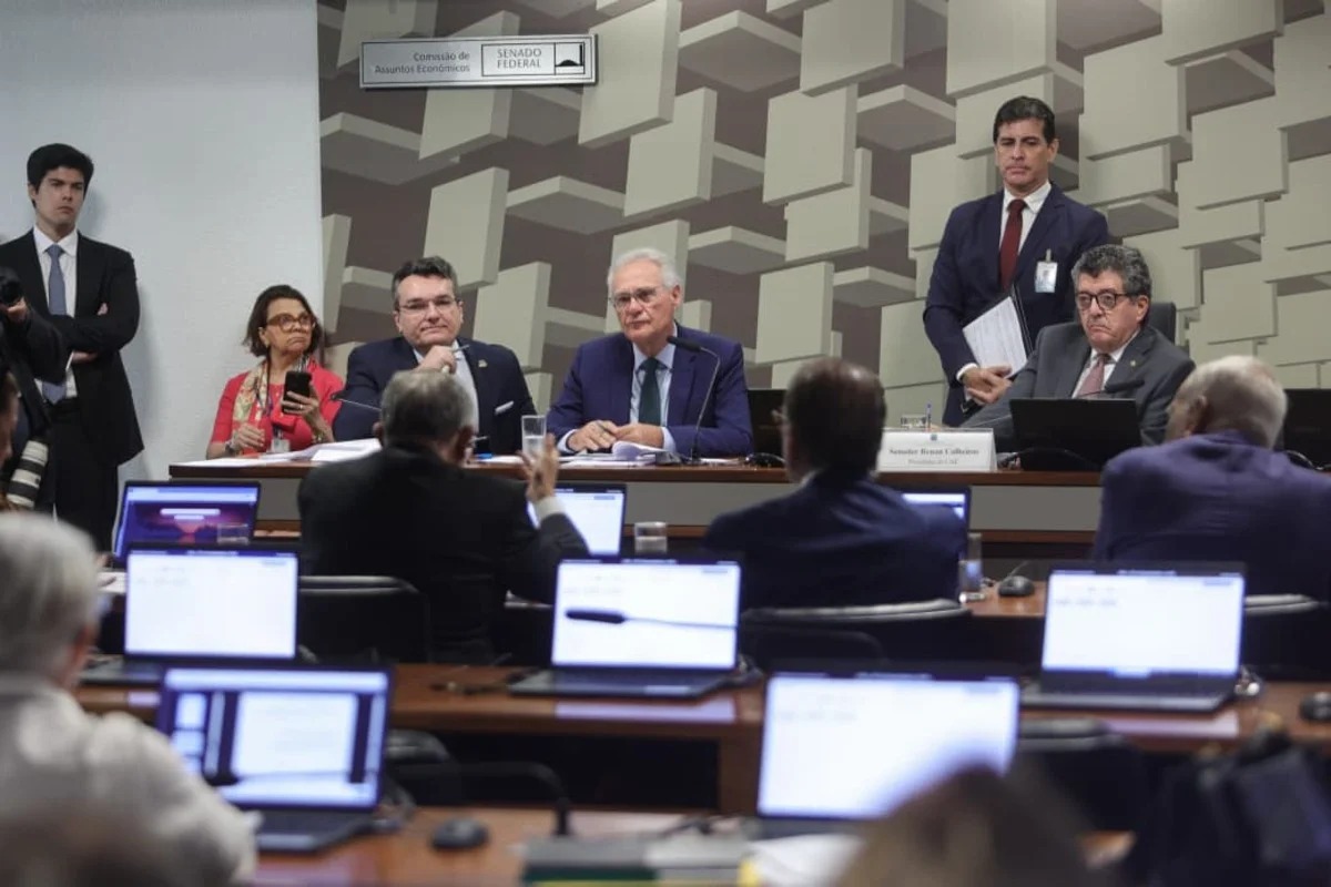 Comissão do Senado aprova isenção do IR até R$ 5 mil; texto vai a Plenário