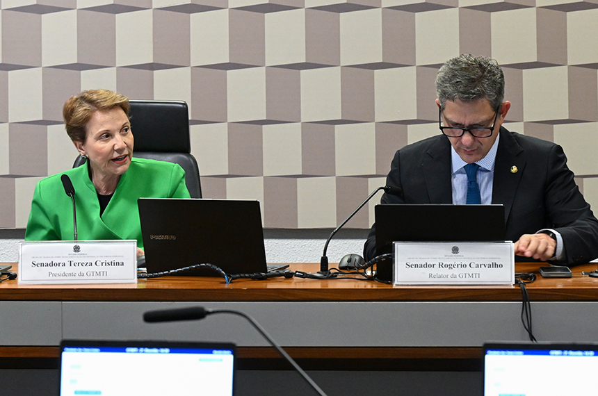 Senadores vão propor regras para mineração em terras indígenas