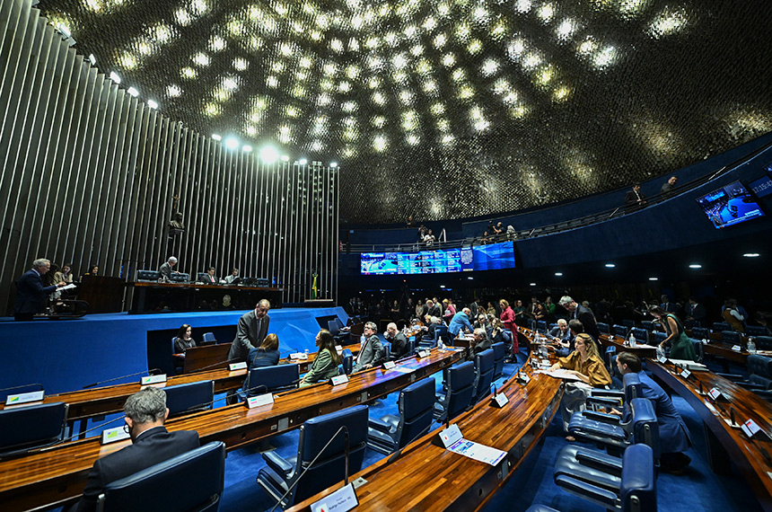 Plenário vota projeto para combater crimes sexuais contra vulneráveis