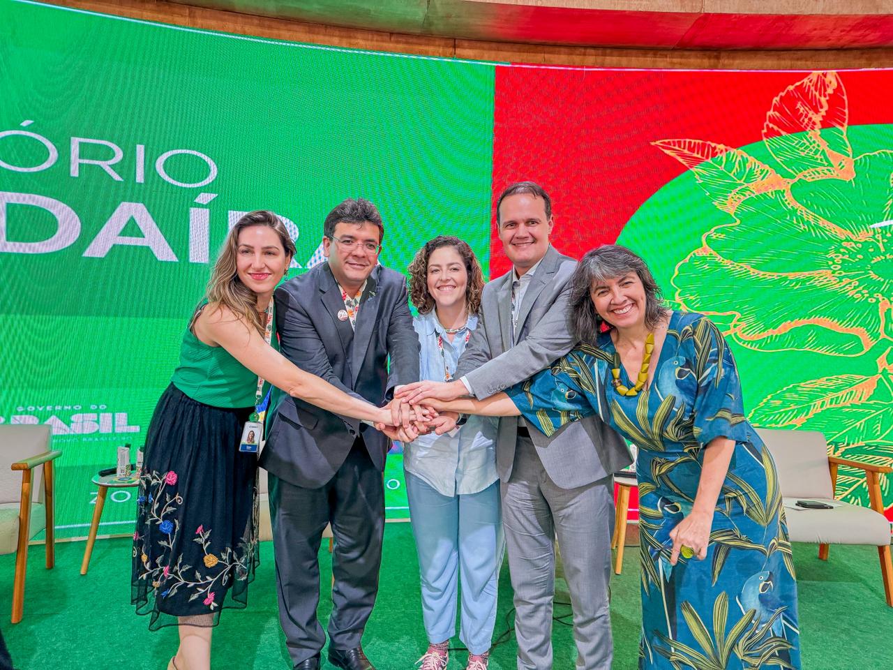 Na COP30, Rafael Fonteles inaugura estande do Nordeste e discute Plano de Transformação Ecológica