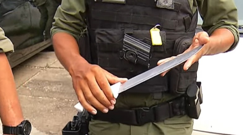 Mulher armada com faca ataca pastor e esposa dentro de igreja em Teresina