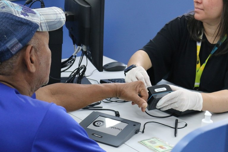Biometria passa a ser exigida em benefícios do INSS e BPC; veja regras