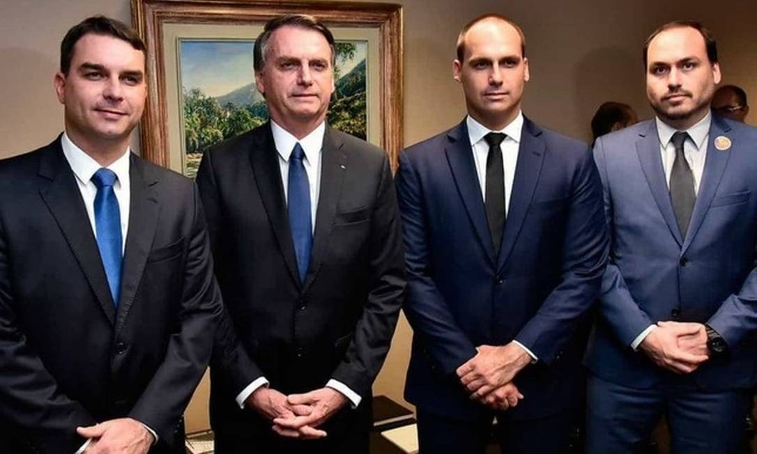 Cúpula do PL se reúne com clã Bolsonaro