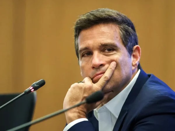 Campos Neto é criticado por possível prevaricação no Master