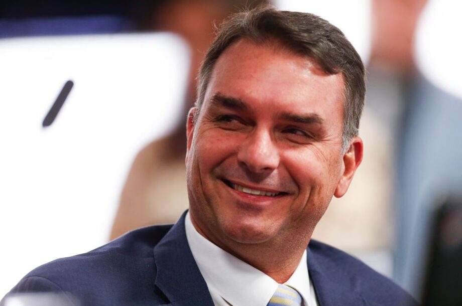 Família Bolsonaro decide: Flávio é o candidato do clã à presidência