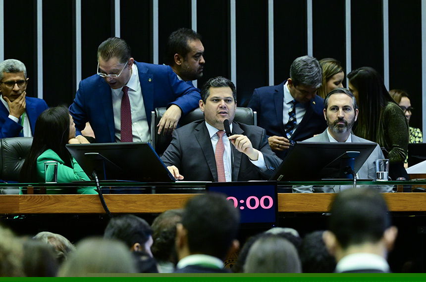 Congresso retoma trechos do programa de renegociação de dívidas estaduais