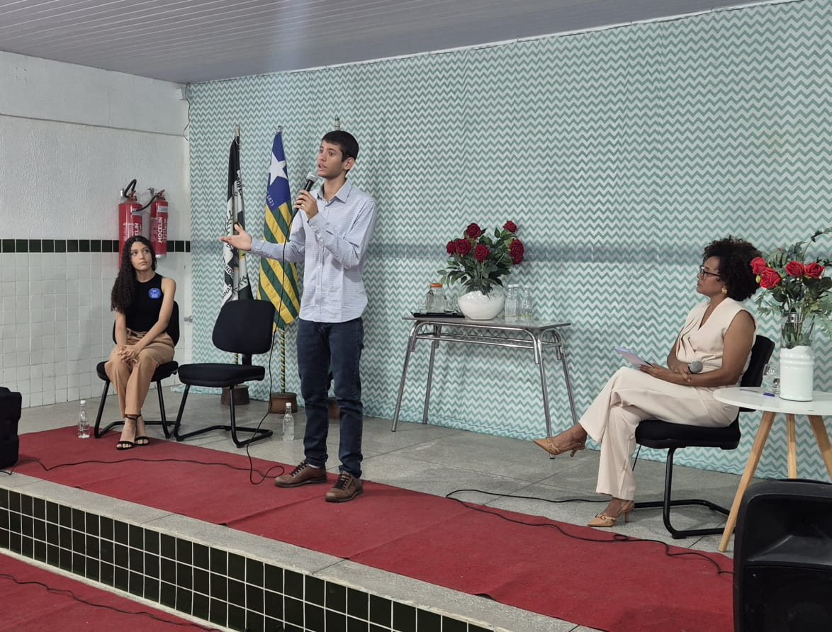 Estudantes da rede estadual participam de debates e eleição simulada no Parlamento do Futuro