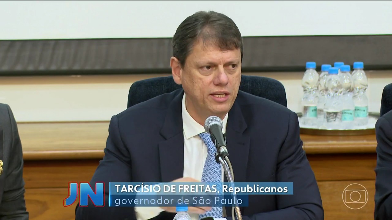 Devedores contumazes: Tarcísio que vinha em silêncio estratégico é transformado em herói pela Globo