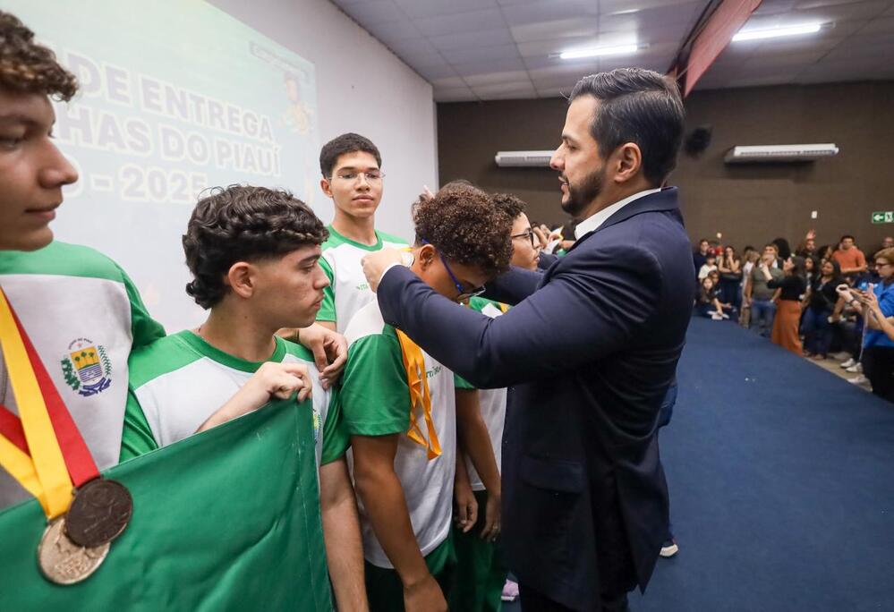 Estudantes da rede pública estadual são destaque na premiação da Olimpíada Brasileira de Ciências 2025