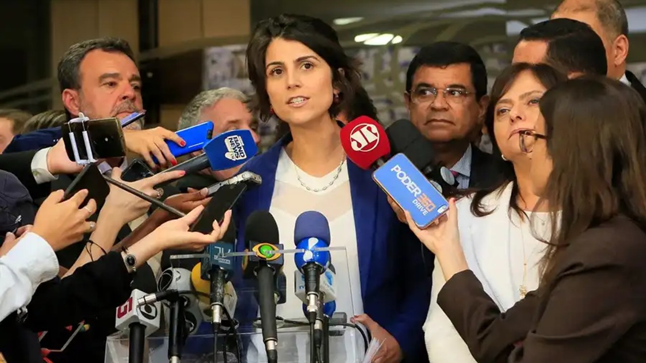 Após deixar o PCdoB, Manuela se filia ao PSOL e lança pré-candidatura no RS