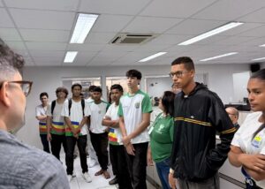 Etipi recebe estudantes do município de Monsenhor Gil e apresenta soluções em tecnologia desenvolvidas na empresa
