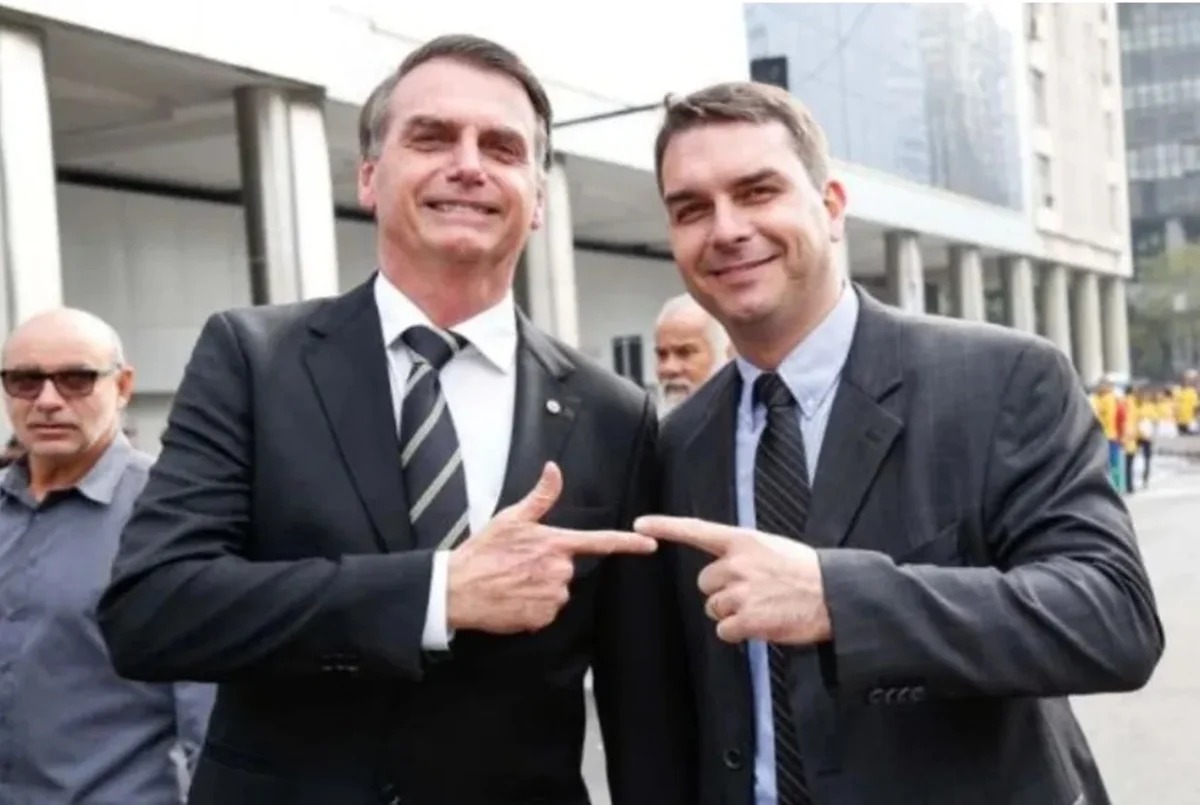 Bolsonaro confirma Flávio como seu candidato à Presidência em 2026