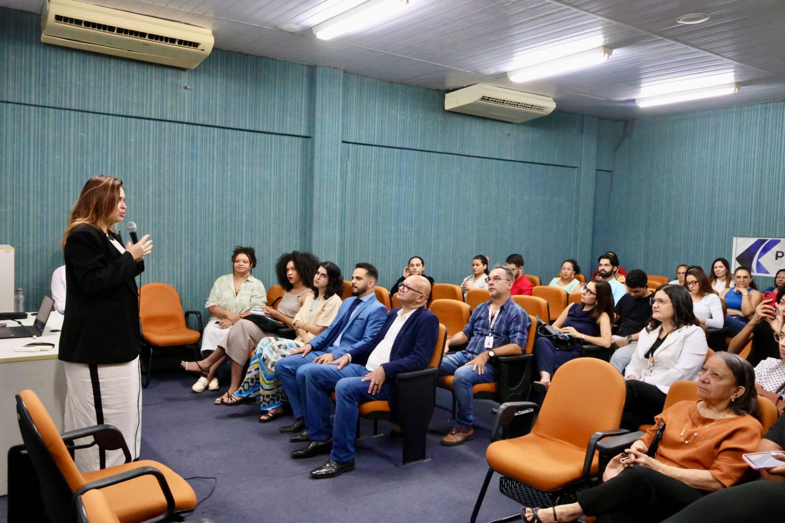 Sempi reúne gestores e lança cartilha para discutir prevenção ao assédio no serviço público