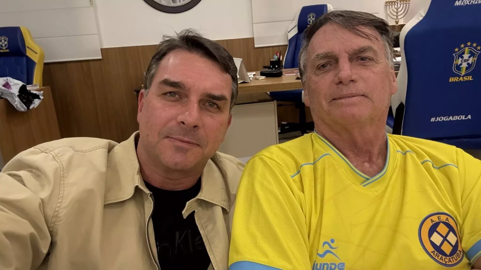 Flávio diz que preço da desistência é Bolsonaro anistiado e nas urnas