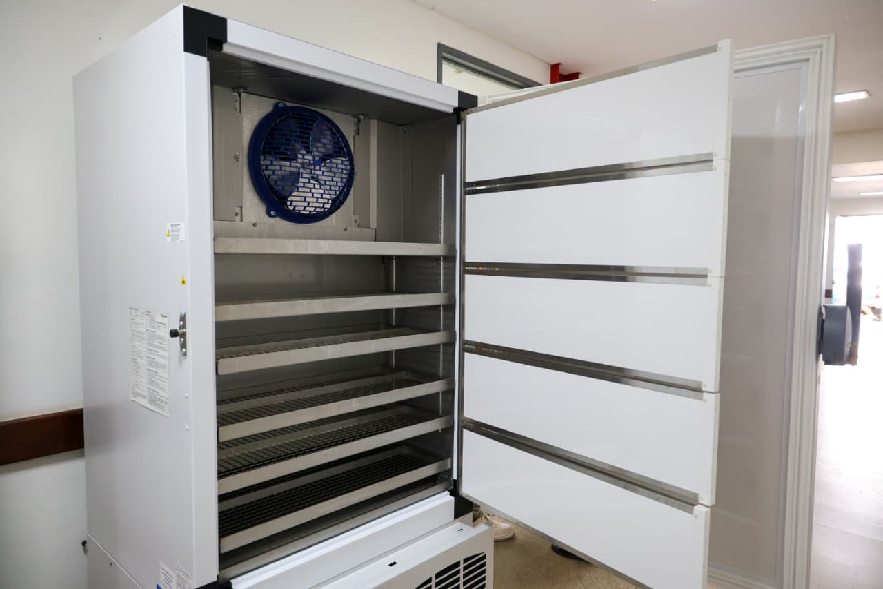 Hemopi recebe primeiros equipamentos do Novo PAC Saúde para ampliar a produção e armazenamento de plasma
