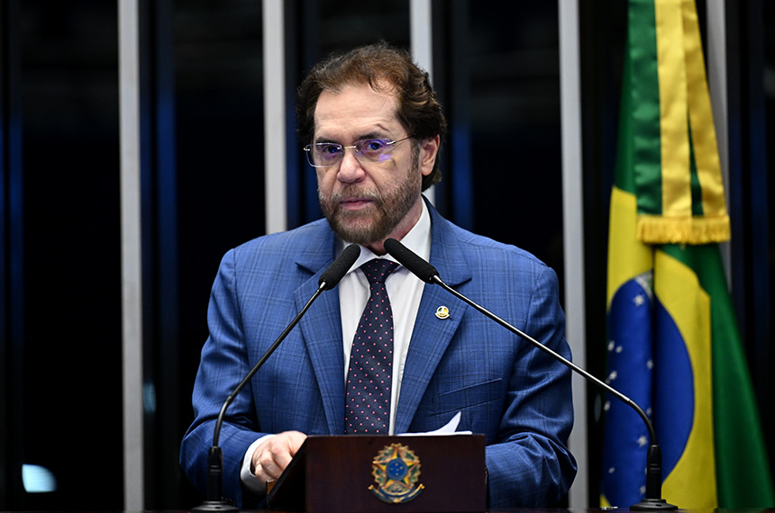 Plínio Valério critica decisão de Gilmar Mendes sobre pedidos de impeachment