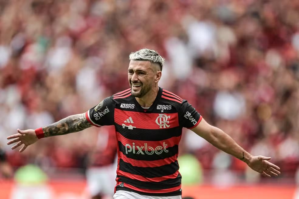 Flamengo vence e está na semifinal do Intercontinental