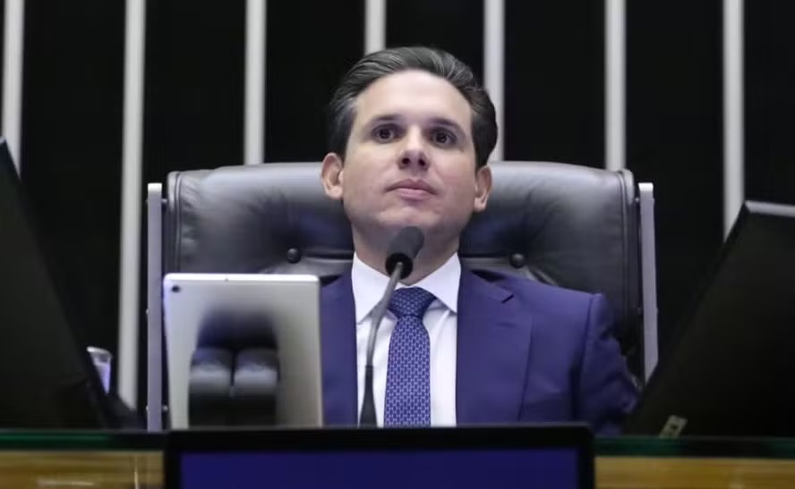 Hugo Motta não vai ao ato do 8 de janeiro