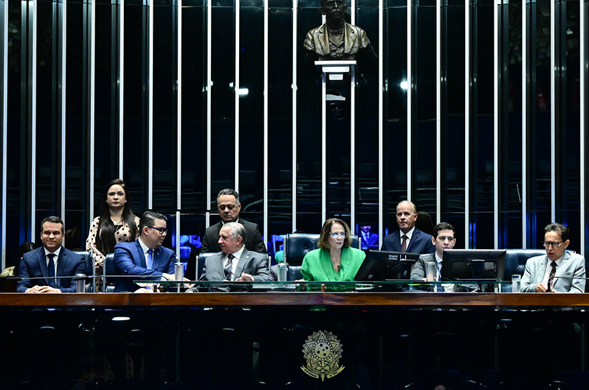 Sessão especial destaca relevância da Bíblia na fé, cultura e direitos humanos