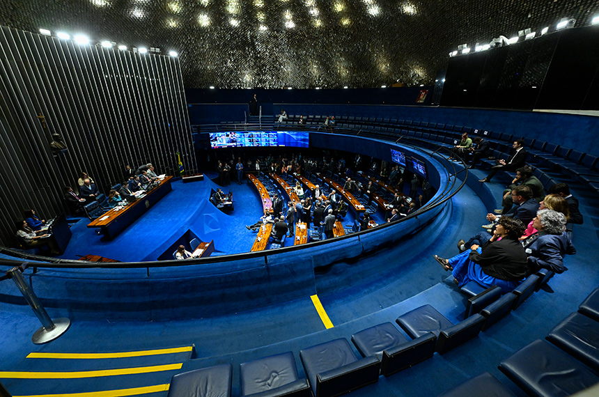 Plenário autoriza R$ 1,3 bilhão para banda larga e serviços digitais