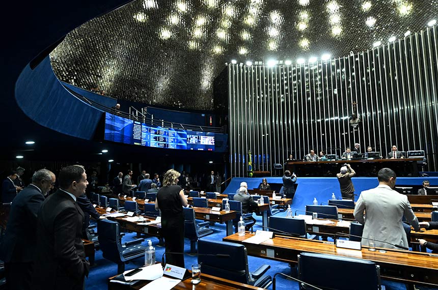 Plenário adia votação de projetos sobre criação de fundos da Justiça