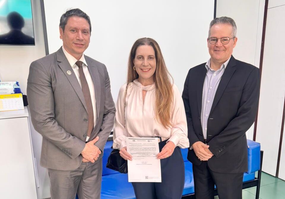 Governo do Piauí realiza, com base em decisão do STF, aposentadoria especial inédita de policial feminina