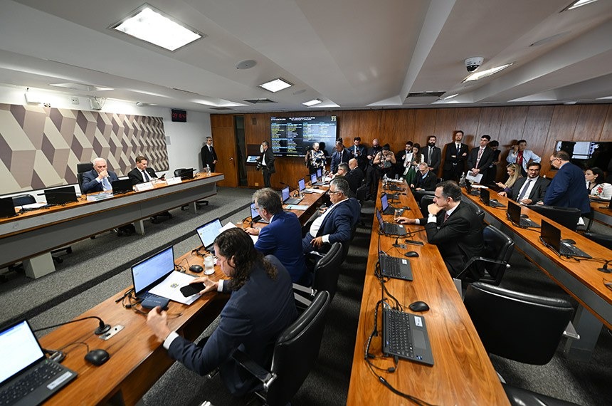 PL da Dosimetria: CCJ do Senado aprova redução de penas para Bolsonaro e 8/1