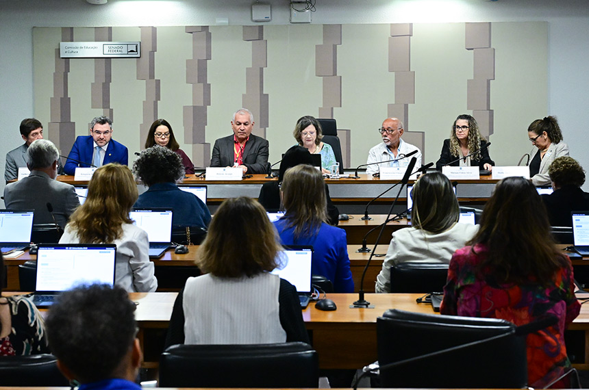 Debate ressalta importância e caráter democrático do Fórum Nacional de Educação