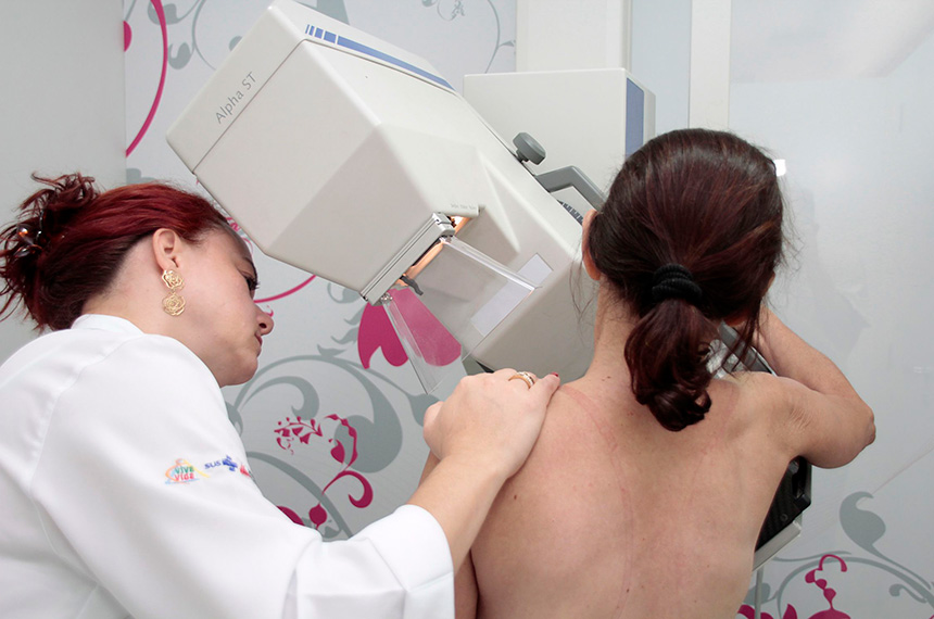 Lei garante mamografia pelo SUS a mulheres a partir de 40 anos