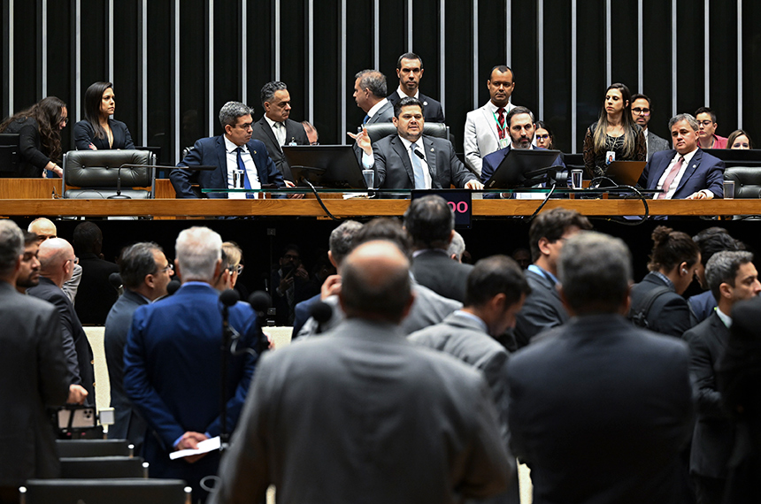 Aprovados R$ 8,3 bi para compensar de perdas dos estados com reforma tributária