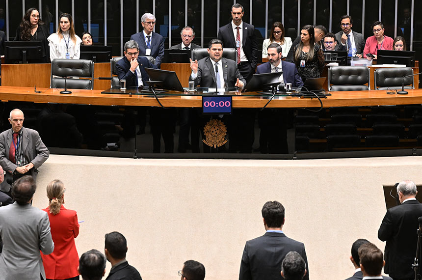 Congresso aprova Orçamento de R$ 6,5 trilhões e R$ 61 bilhões em emendas