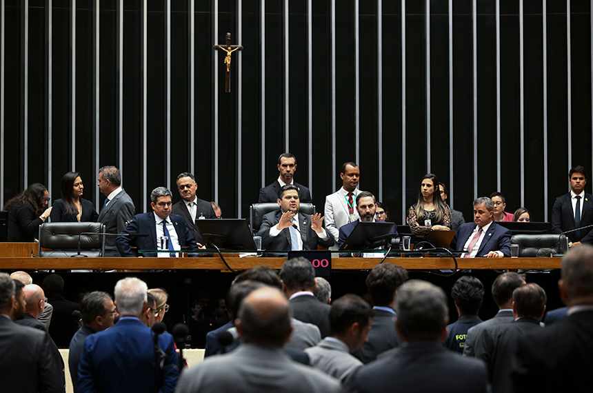 Parlamentares aprovam R$ 6 bi para renovação da frota nacional de caminhões
