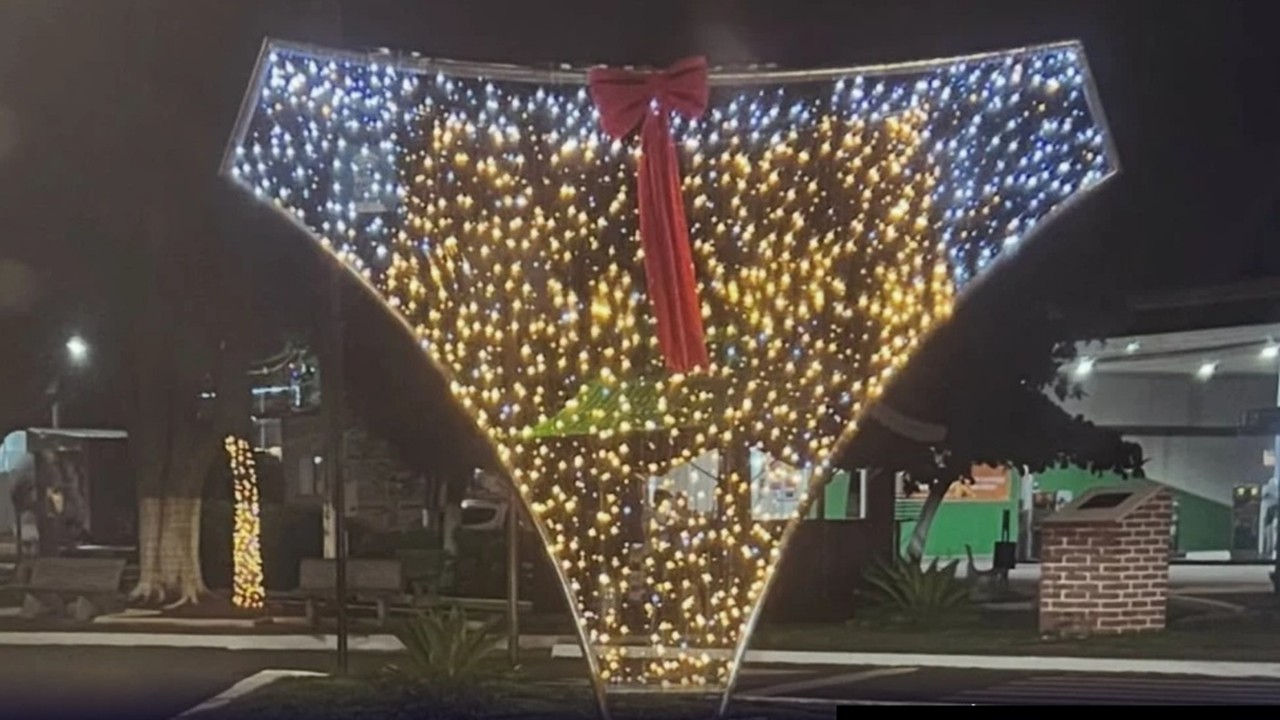 Calcinha como símbolo de Natal. Veja onde!
