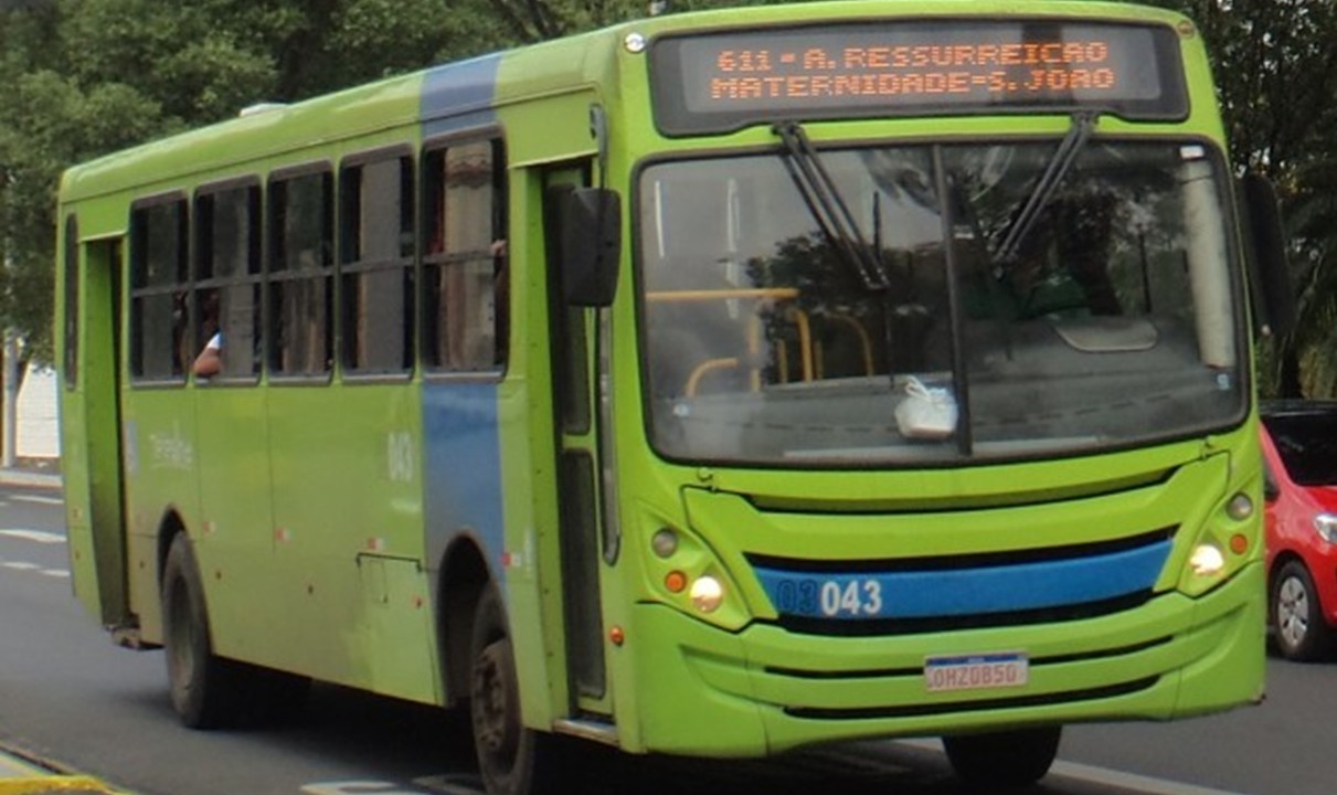 Motoristas e cobradores de ônibus da zona Sudeste de Teresina entram em greve