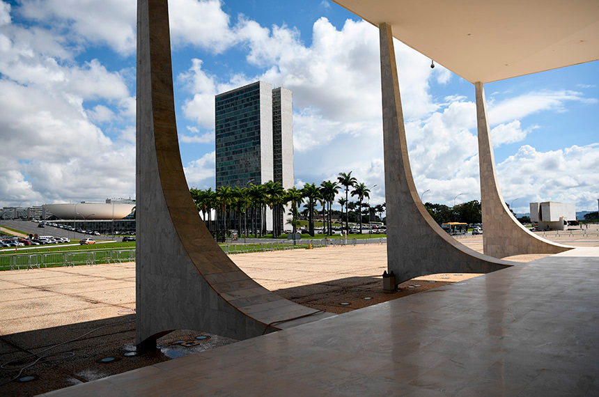 Reajuste do Judiciário é sancionado com veto às parcelas de 2027 e 2028