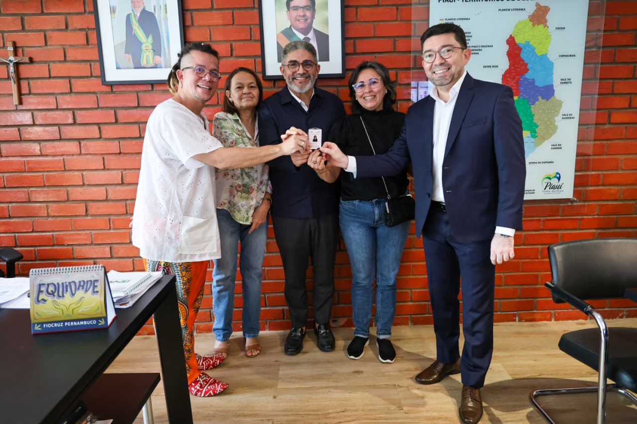 Governo do Piauí iniciará emissão da Carteira do Passe Livre para pessoas com HIV/Aids em janeiro de 2026