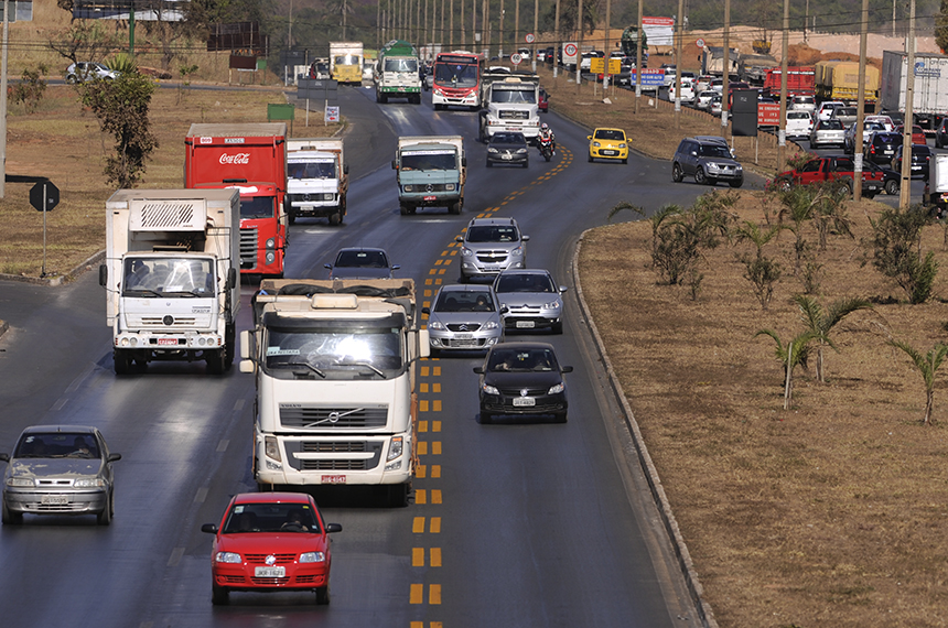 Lei destina R$ 6 bilhões a financiamento de caminhões novos e seminovos