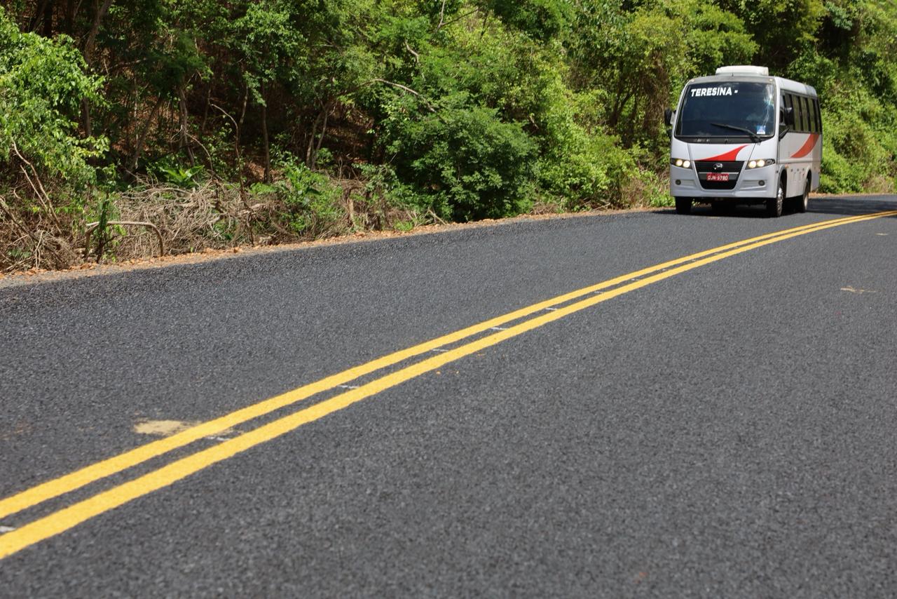 Seinfra entrega cerca de 60km de pavimentação asfáltica nas rodovias PI-353 e PI-482 e facilita acesso entre municípios
