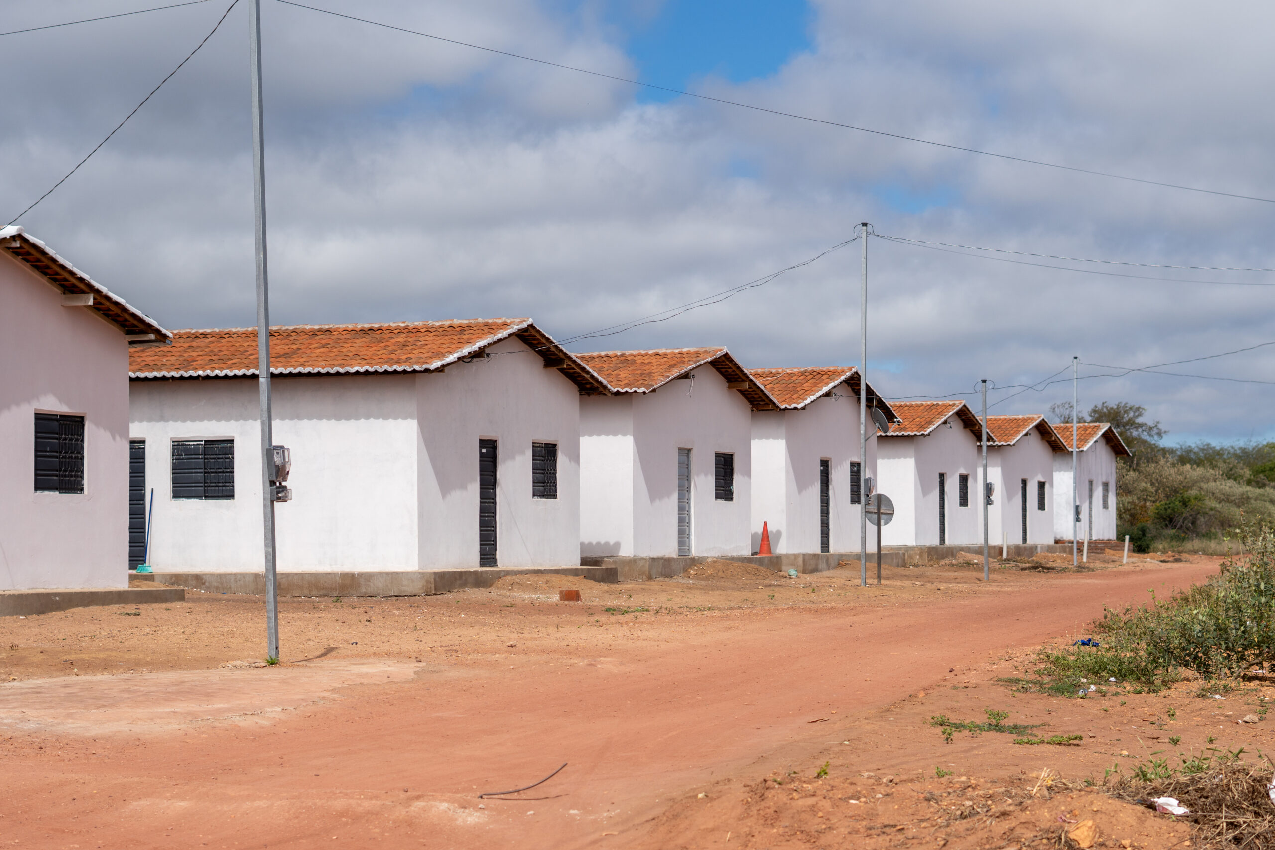 Com investimento de R$ 15 milhões, Governo do Piauí garante mais de 100 novas moradias na Serra do Inácio, no semiárido piauiense