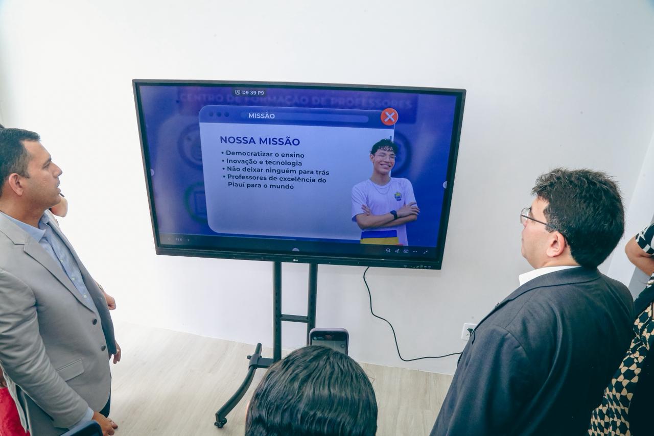 Com estrutura de alto nível, Rafael Fonteles entrega novo centro de formação para professores do Piauí