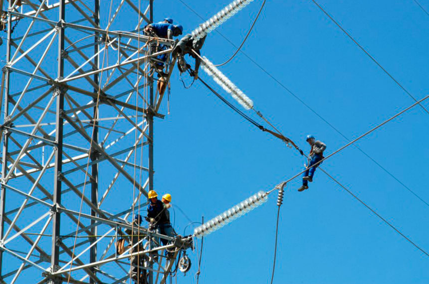 Lula veta realocação de trabalhadores de elétricas privatizadas