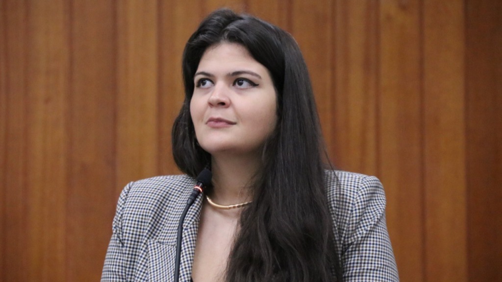 Aava Santiago se filia ao PSB e passa a liderar o partido em Goiás