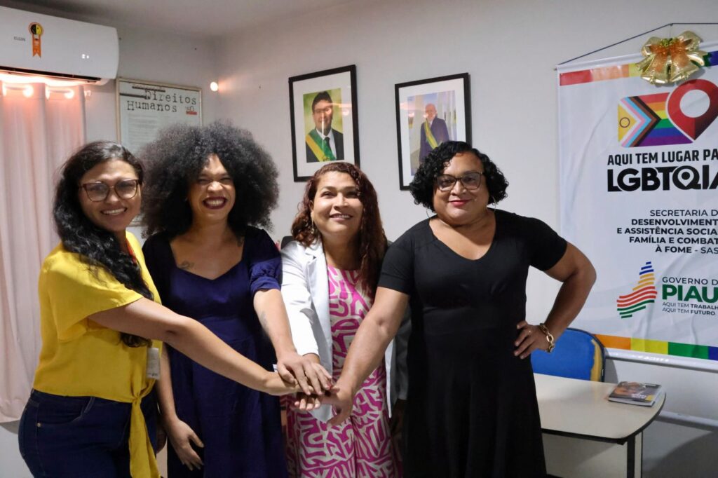 Encontro define preparativos para o III Seminário Estadual da Visibilidade de Travestis e Transexuais que ocorrerá no dia 29 de janeiro