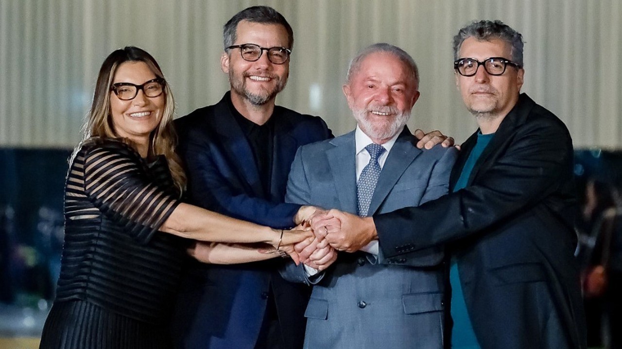 Mendonça critica Bolsonaro, Wagner fala da ditadura e Lula celebra vitória