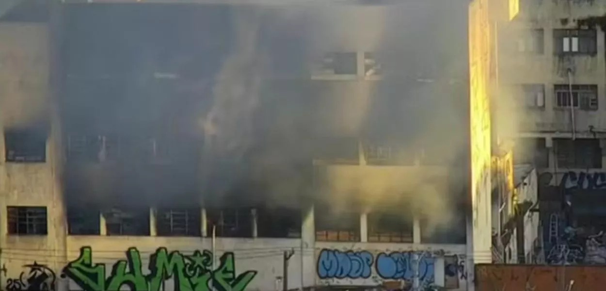 Bebê e homem morrem em incêndio em SP