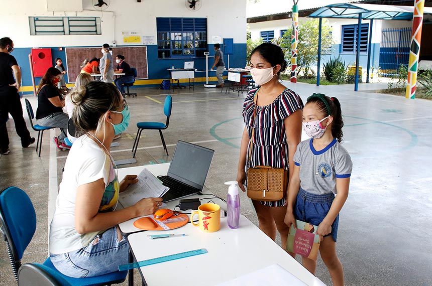 Lei autoriza pagamento a servidores de benefícios congelados na pandemia